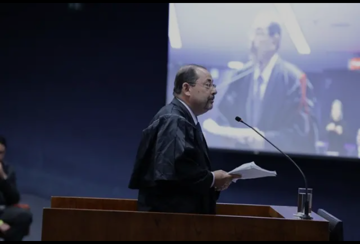 Pesquisa Quaest: 64% dos internautas criticam julgamento sobre trama golpista.