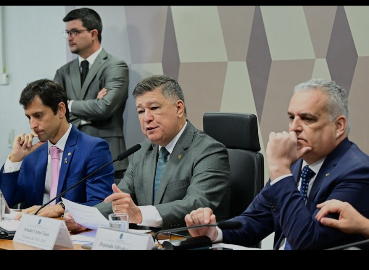 Viana sobre INSS: ‘Sabem quem roubou, onde está o dinheiro, e ninguém foi preso’.