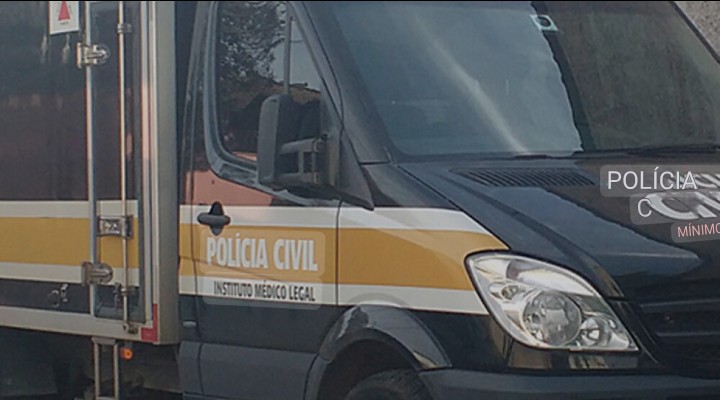 Mulher é morta após deixar filhos no ponto do escolar; vizinha é presa em MG.