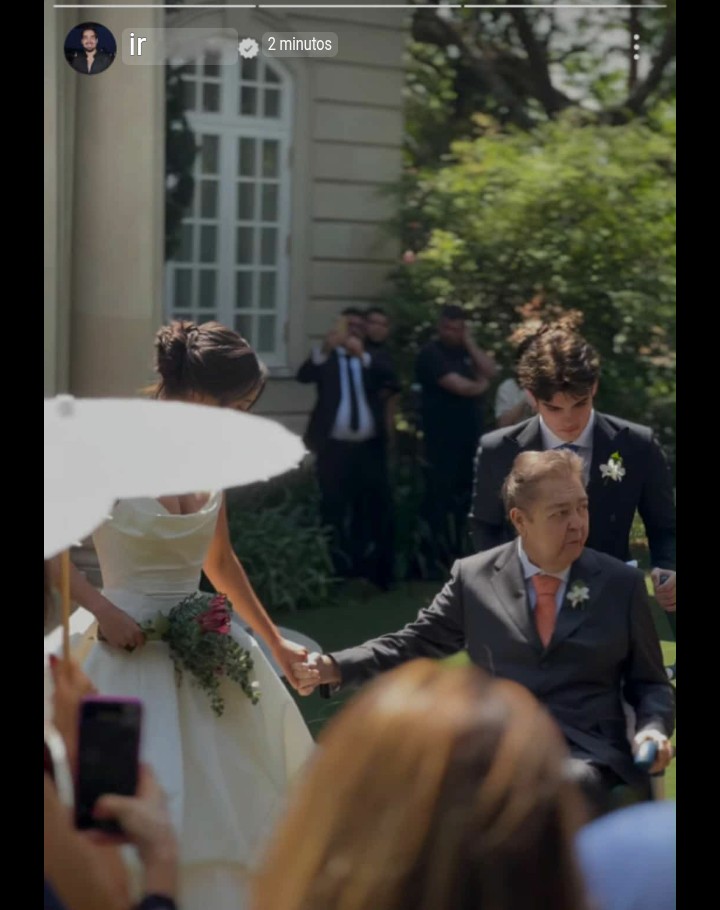 O apresentador Fausto Silva, casa sua filha em São Paulo.