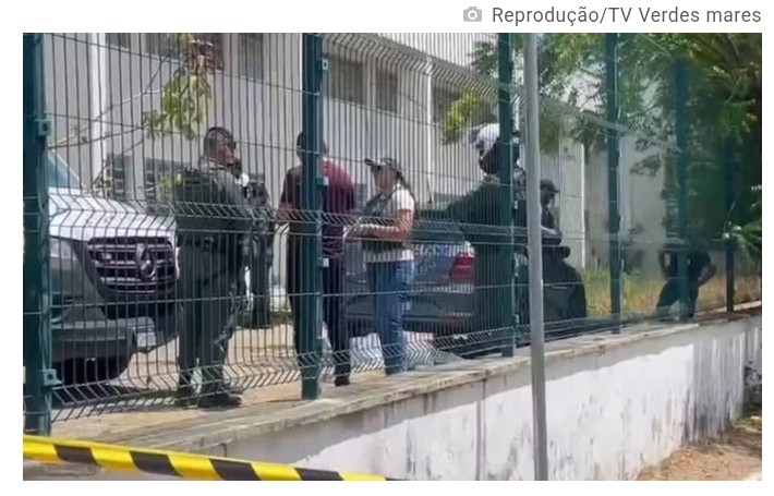 Sobral: Tiroteio em escola deixa 2 alunos mortos e 3 feridos.