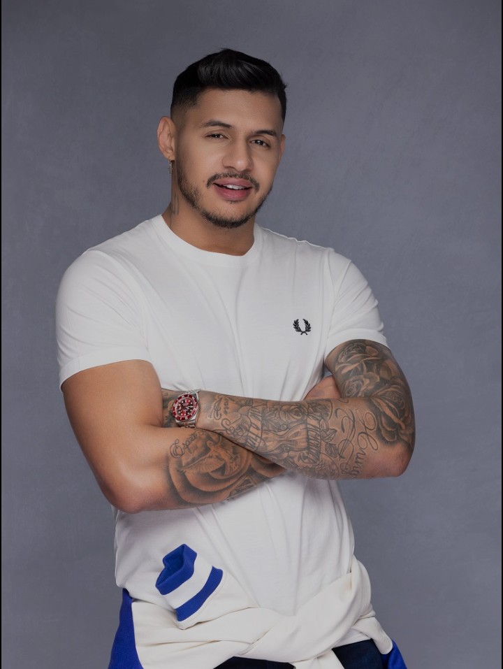 Urgente: Cantor Hungria foi internado com possível intoxicação por metanol.