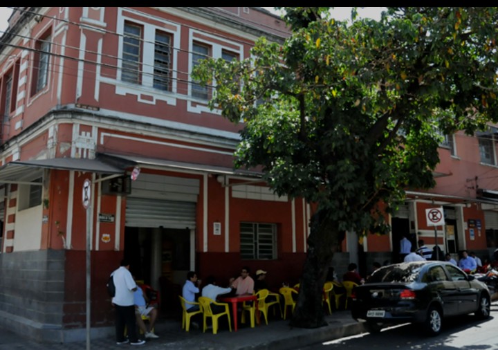 Bar Bolão se despede do seu ponto tradicional em Santa Tereza após mais de meio século de funcionamento.