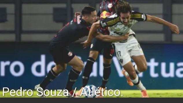 Com cabeça na Sul-americana, Atlético perde em Bragança para o Red Bull.