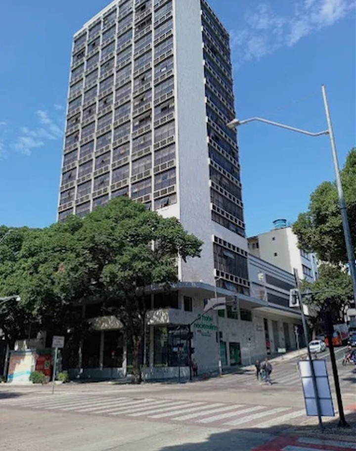 Avó de menina que foi arremessada pela mãe em um hotel de BH revela depressão.