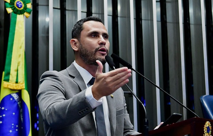 Cleitinho diz que Zema tem medo do povo