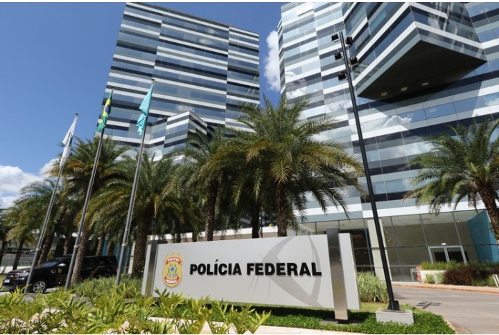 Jair Bolsonaro solicita TV Smart, silêncio em sua ala na PF e comida feita em sua casa