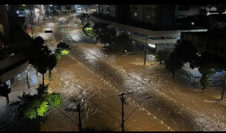 Defesa Civil emite alerta de chuva forte para BH neste domingo (25)