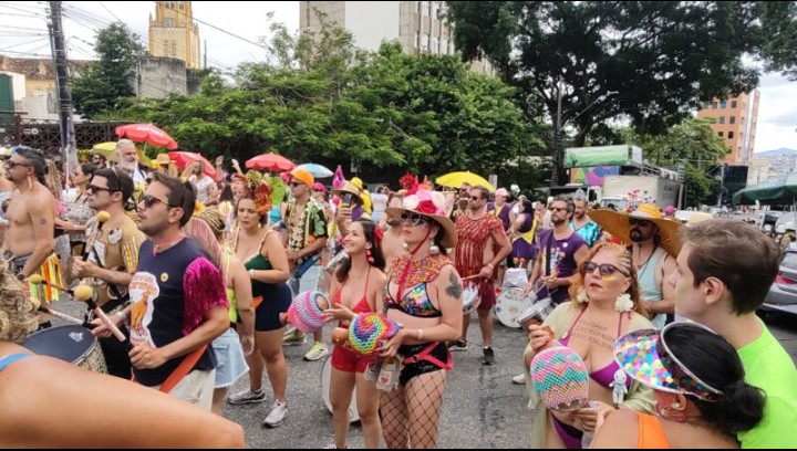 Serviços públicos gratuitos: É o que defende bloco de carnaval em Belo Horizonte