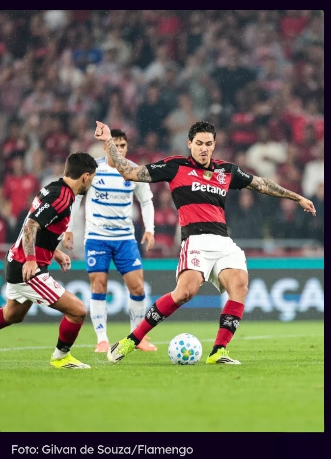 Em noite de protestos contra Gerson e Leonardo Jardim, Flamengo vence Cruzeiro no Maracanã