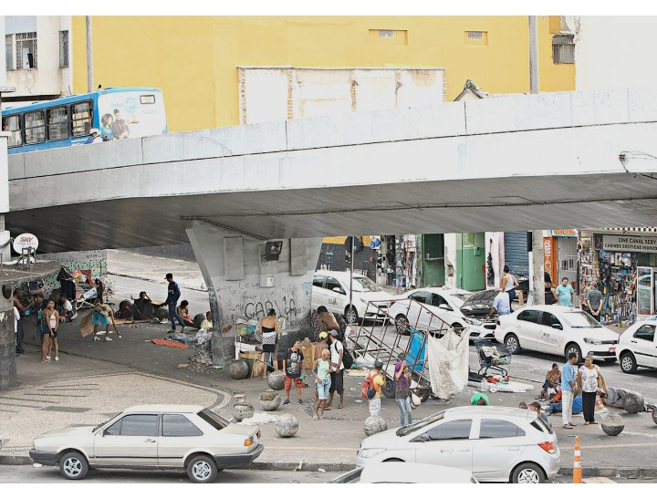 População de rua de BH chega a 15 mil pessoas e vira disputa política entre governos