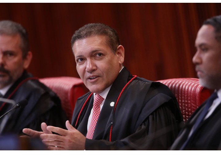 Ministro do Supremo Nunes Marques rejeita ação que proibia exibição do filme “Dark Horse”