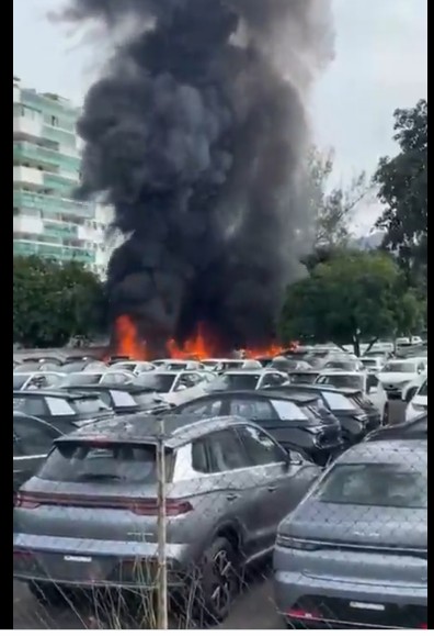 Urgente: Aeronaves caem em pátio da Byd no Rio de janeiro e deixa pelo menos 6 vítimas